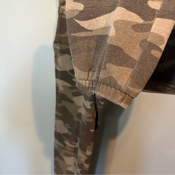 Wild Fable High-Rise Vintage Jogger Sweatpants in Camoflauge - Picture 8 of 11
